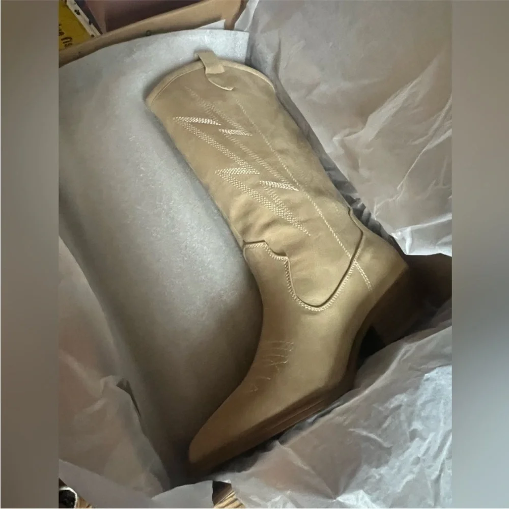 🩵 Women Lighting Bolt Leather Cowboy Western Natural Boots NWT ‼️SALE